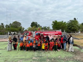 Tim Rescue dan Damkar PT TIMAH Tbk Kenalkan Pencegahan Bahaya Kebakaran kepada Pelajar PAUD Stania Madani