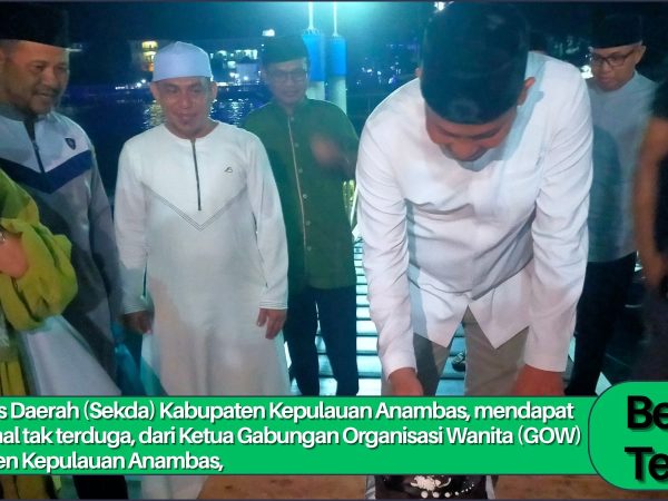 Sekda Anambas Sahtiar Dapat Kejutan Ulang Tahun dari Ketua GOW di Pelabuhan Tarempa