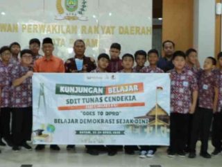 DPRD Kota Batam Terima Kunjungan Edukasi Siswa Kelas VI SDIT Tunas Cendekia