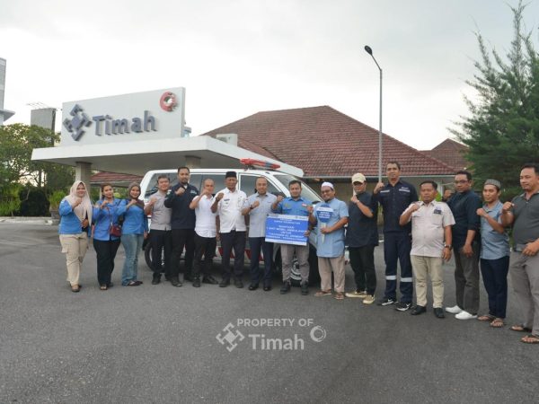 PT TIMAH Serahkan Ambulans untuk Warga Temberan, Perkuat Akses Pelayanan Kesehatan