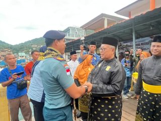 Prosesi Adat Melayu Warnai Penyambutan Danlanudal Matak Baru di Kepulauan Anambas