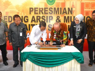 Tingkatkan Layanan Publik, Amsakar Resmikan Gedung Arsip dan Musala PN Batam