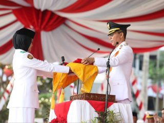 Pemko Batam Ajak Warga Kibarkan Merah Putih dan Gunakan Logo Resmi HUT Ke-81 RI