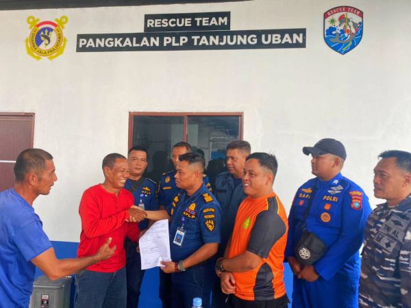 Gerak Cepat Satpolairud Polres Bintan,  Berhasil Temukan Nelayan Kampung Bugis yang Hanyut