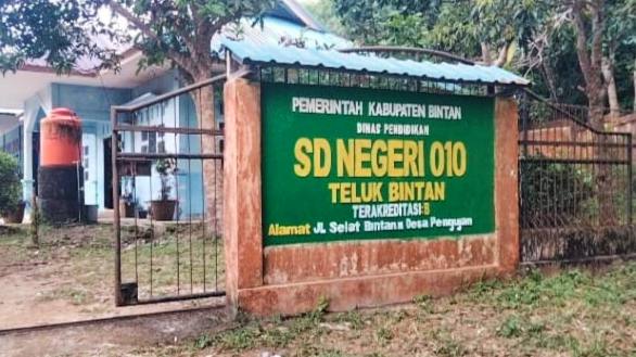 Plafon Hampir Roboh Mengancam Siswa SDN 010 Desa Pengujan, Janji Tertunda, Kecemasan Meningkat