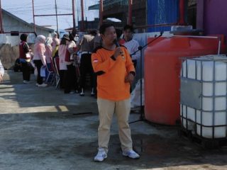 Bangun Lingkungan Sehat, Camat Siantan Pimpin Aksi Bersih-Bersih di Desa Sri Tanjung