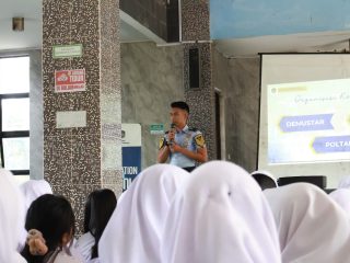 Imigrasi Batam Edukasi Pelajar Lewat Immigration Goes to School