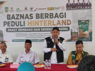 BAZNAS Kota Batam Salurkan 500 Paket Sembako Melalui Program BAZNAS Berbagi Peduli Hinterland di Pulau Ngenang