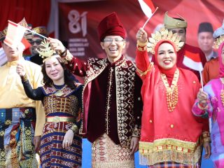 Pawai Pembangunan dan Budaya Nusantara Meriahkan HUT Ke-81 RI di Batam