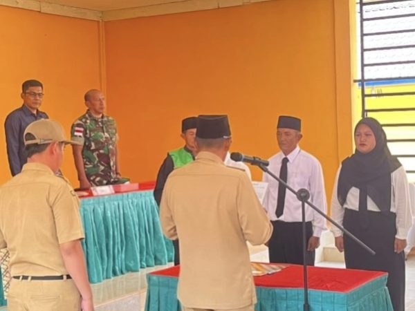 Ketua Komisi III DPRD Anambas Hadiri Momen Pengukuhan BPD Air Bini, Harapkan Pengabdian Terbaik