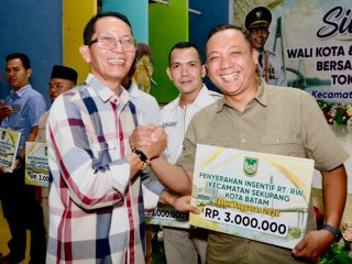 Paparkan Capaian Pembangunan Batam, Amsakar Ajak RT dan RW Bergerak Bersama